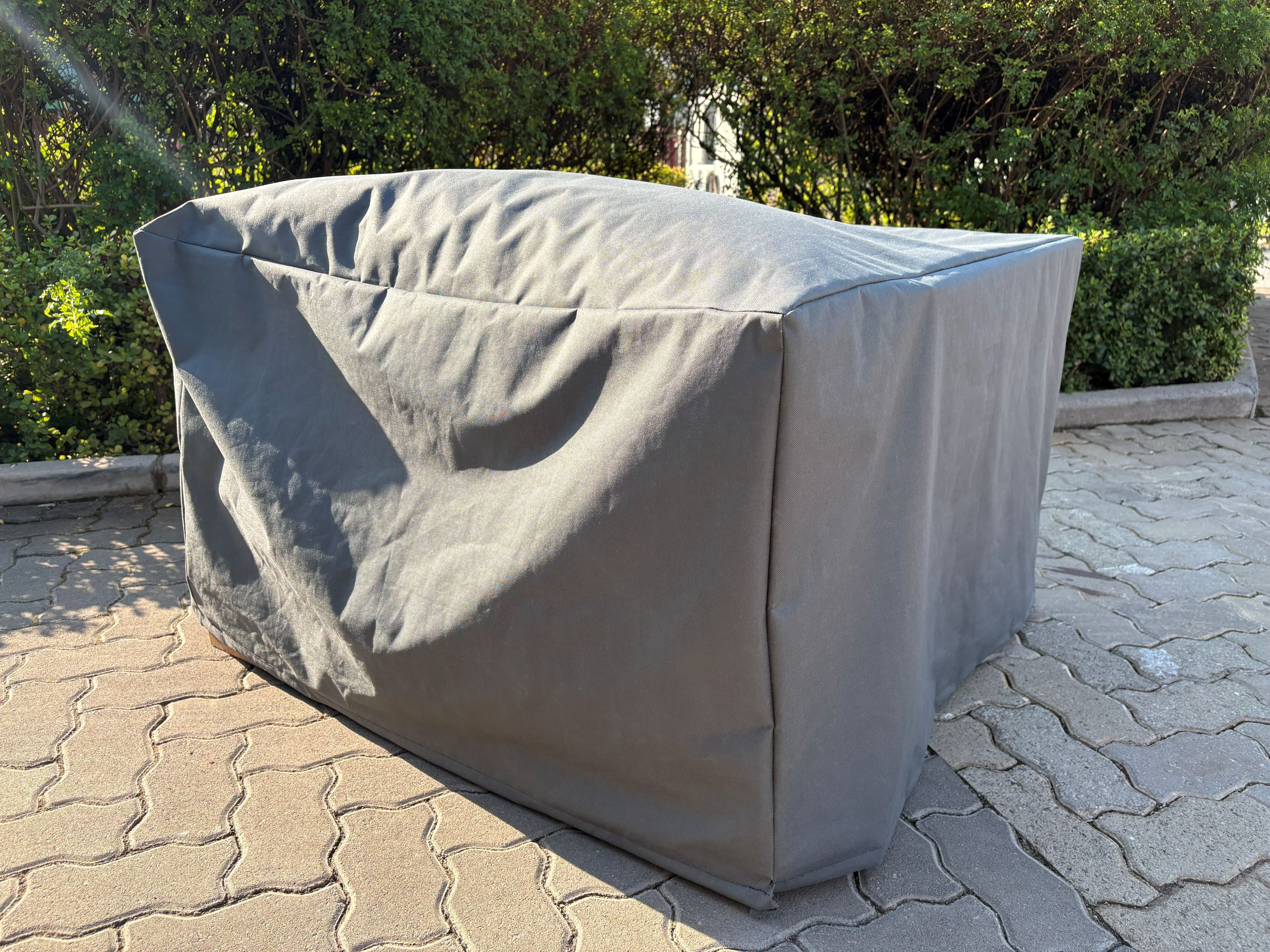 Outdoor Single Seater Cover, additional detail view