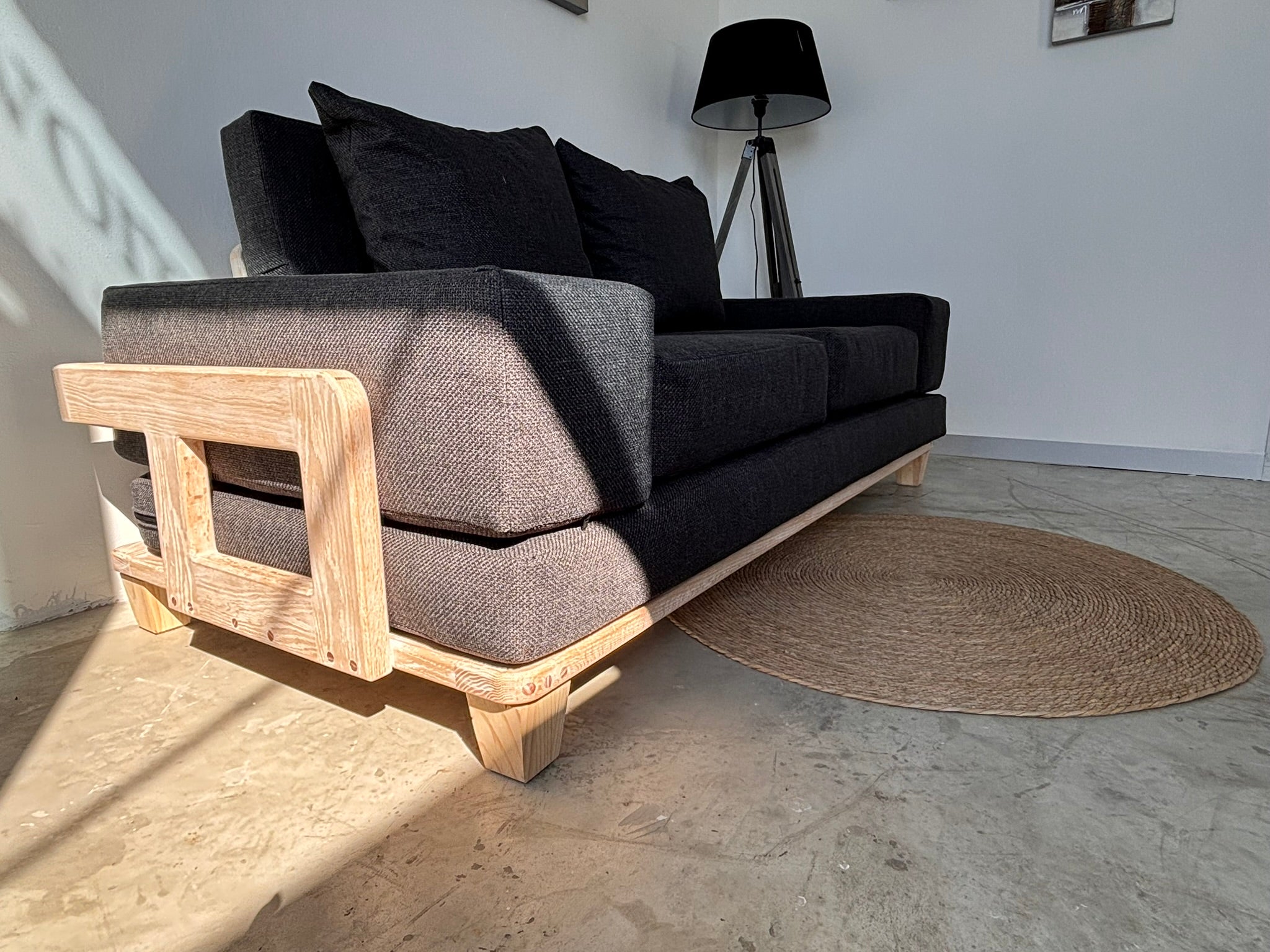 Velorra Glaciella 2-Seater, additional view of the Red Oak base