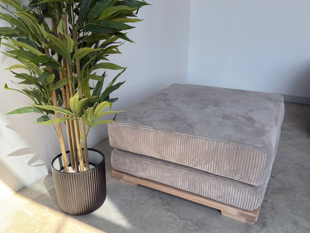 Velorra Luma Ottoman, additional detail view